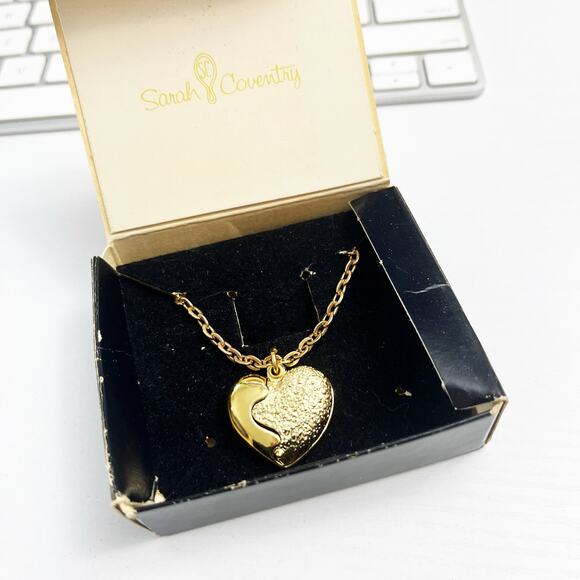 NIB Sarah Coventry 1977 OUR SECRET Heart LOVE Necklace - Picture 3 of 10